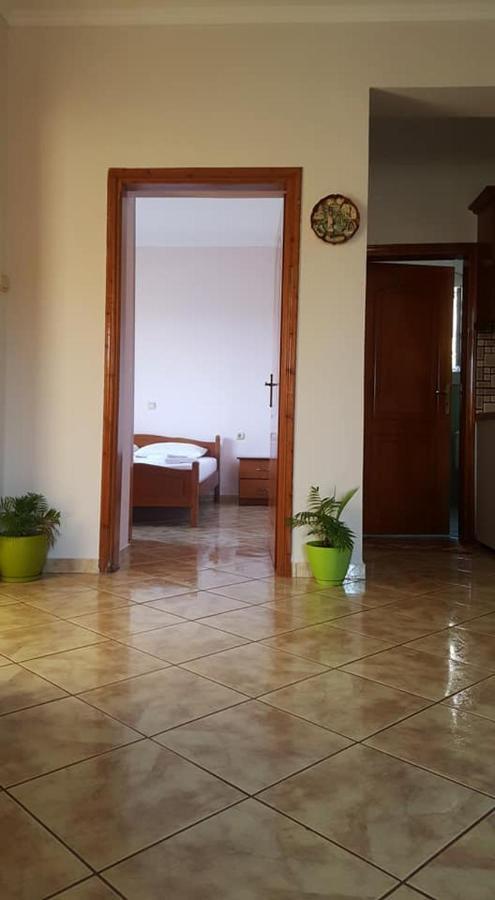 Vita Apartment - Spacious Garden And Balcony 5 Min To Beach & Center Ksamil Exterior photo
