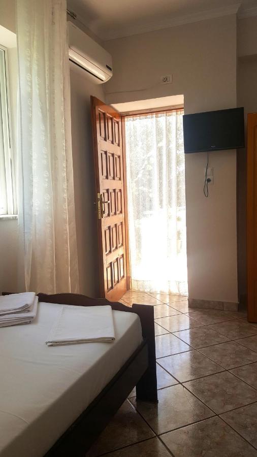 Vita Apartment - Spacious Garden And Balcony 5 Min To Beach & Center Ksamil Exterior photo
