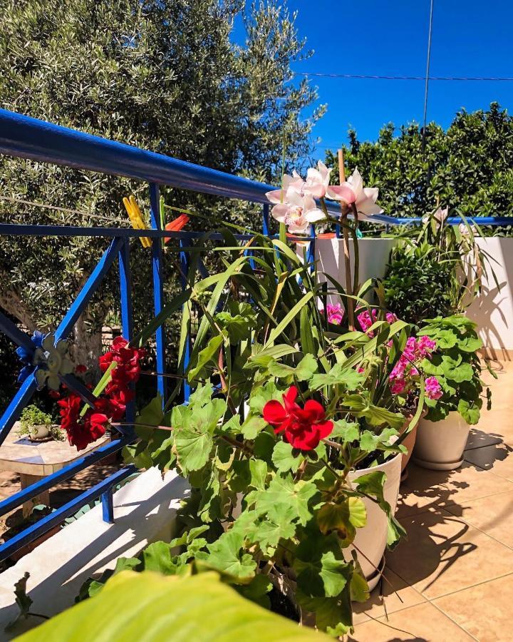 Vita Apartment - Spacious Garden And Balcony 5 Min To Beach & Center Ksamil Exterior photo