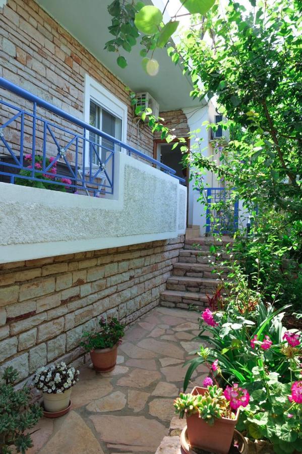 Vita Apartment - Spacious Garden And Balcony 5 Min To Beach & Center Ksamil Exterior photo