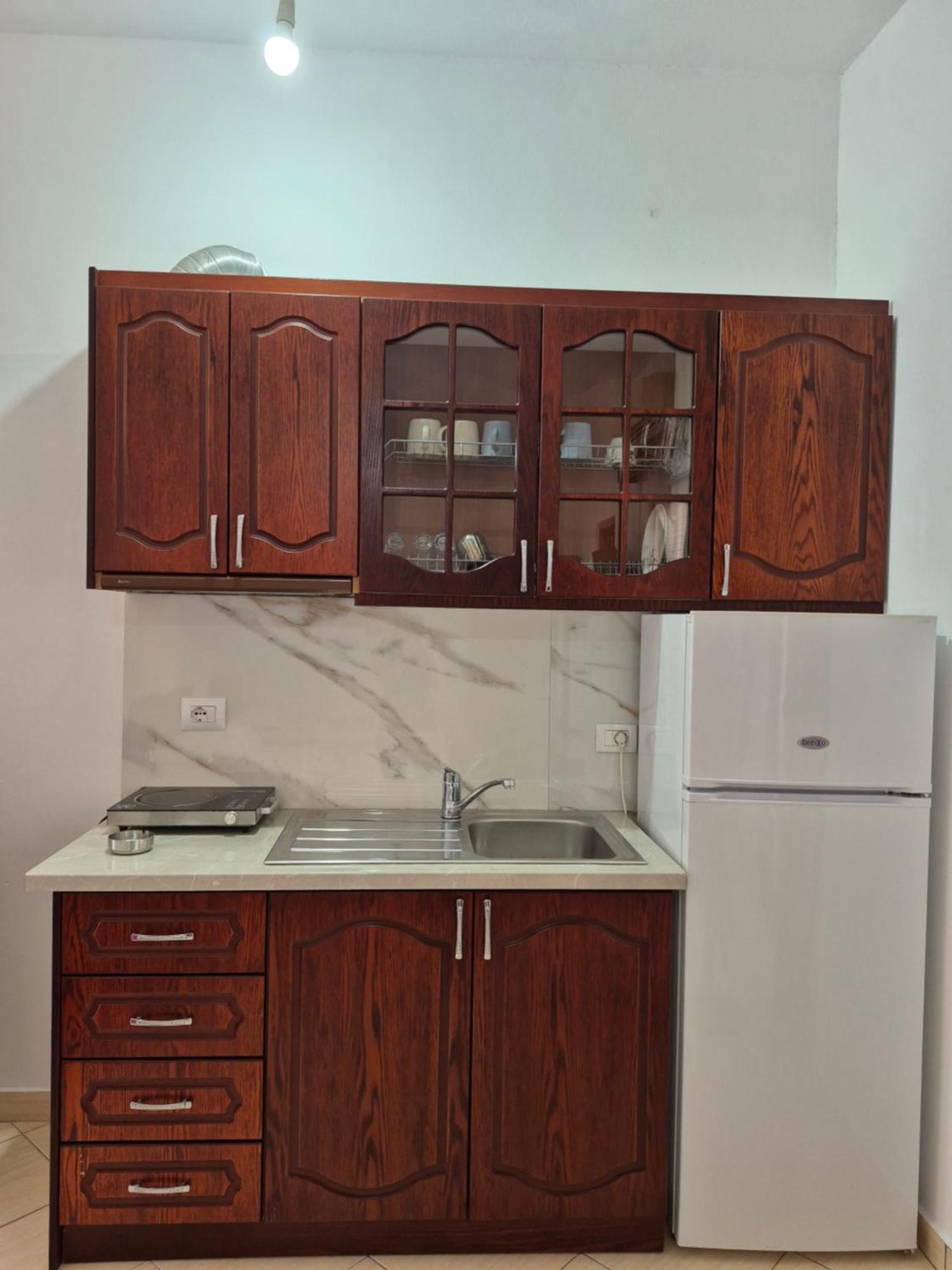 Vita Apartment - Spacious Garden And Balcony 5 Min To Beach & Center Ksamil Exterior photo