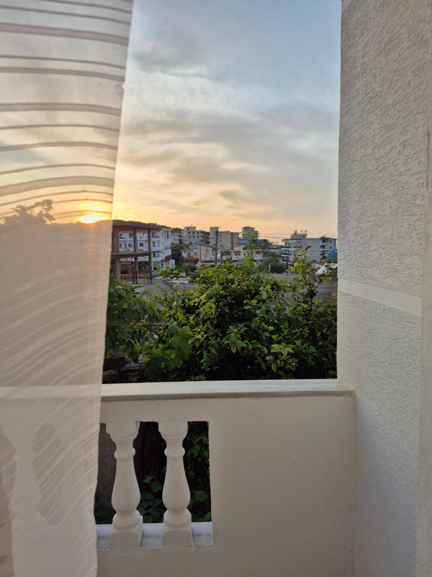 Vita Apartment - Spacious Garden And Balcony 5 Min To Beach & Center Ksamil Exterior photo