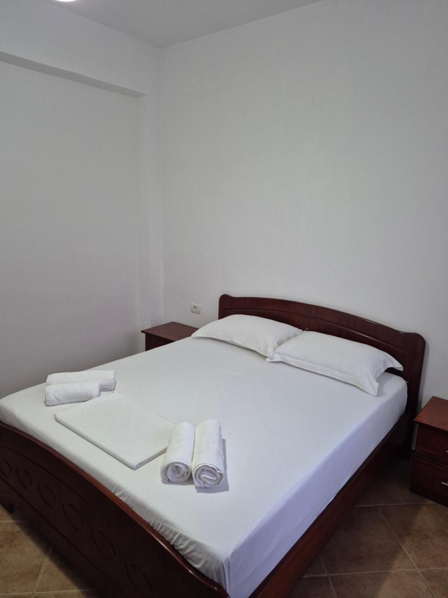 Vita Apartment - Spacious Garden And Balcony 5 Min To Beach & Center Ksamil Exterior photo