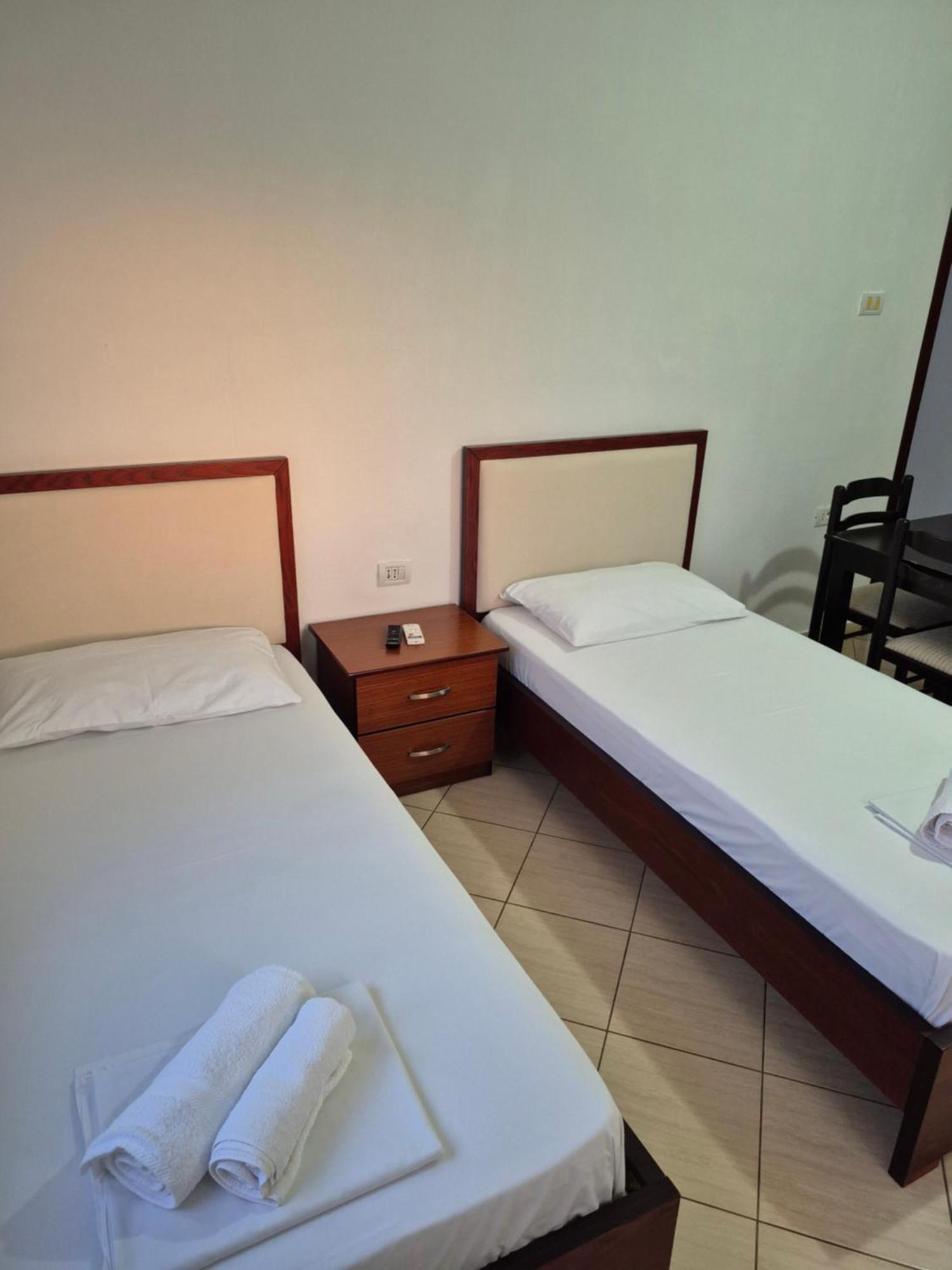 Vita Apartment - Spacious Garden And Balcony 5 Min To Beach & Center Ksamil Exterior photo